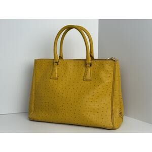 Prada Struzzo Lux Medium Galleria Double-Zip Tote in Mustard Yellow Ostrich Leat